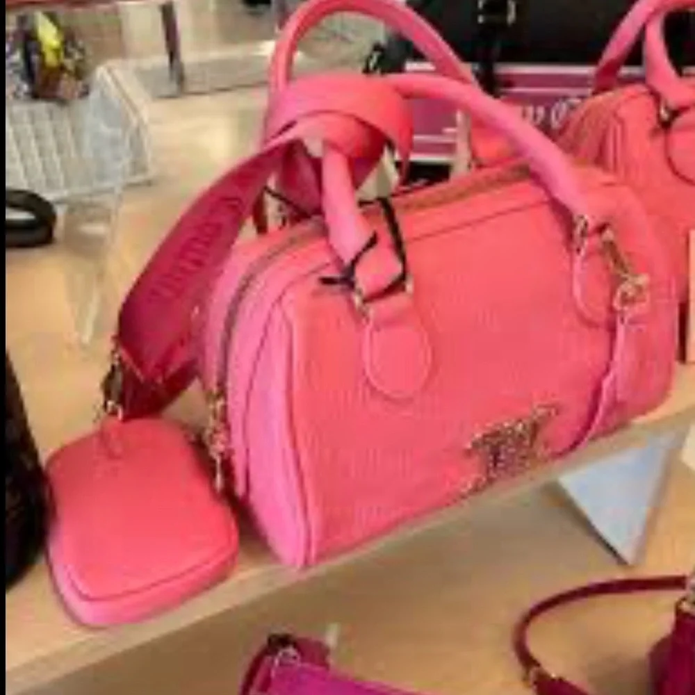 🩷Juicy Couture 🩷ALL ABOUT THAT BLING SATCHEL 🩷